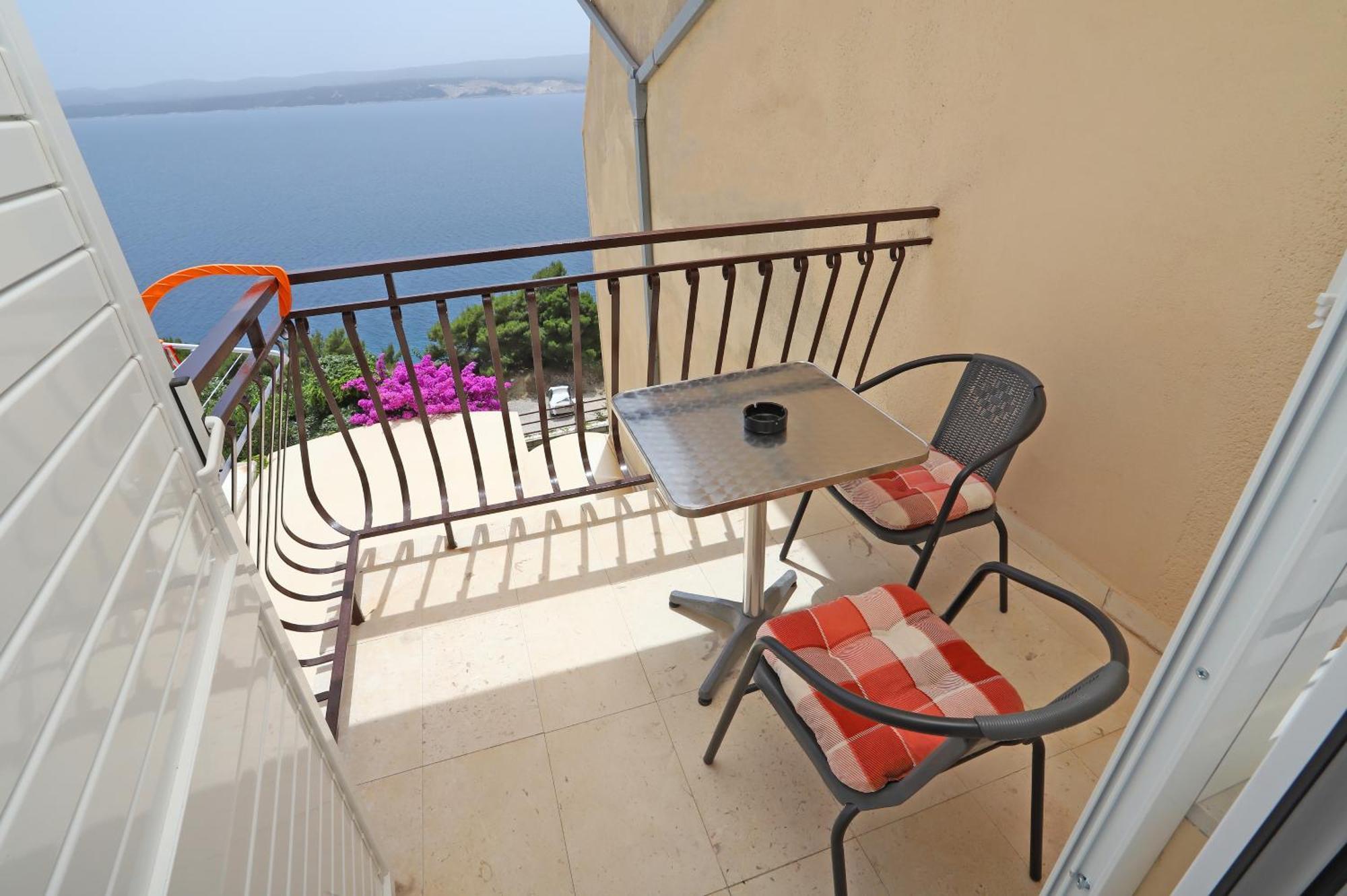 Apartments Edita & Robert Локва-Рогозница Экстерьер фото
