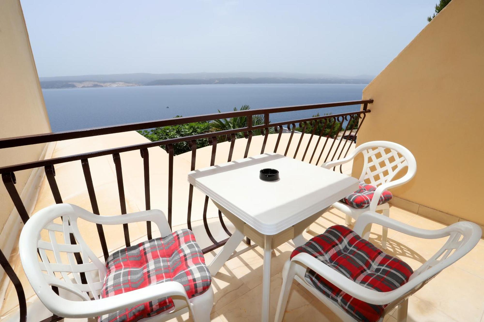 Apartments Edita & Robert Локва-Рогозница Экстерьер фото